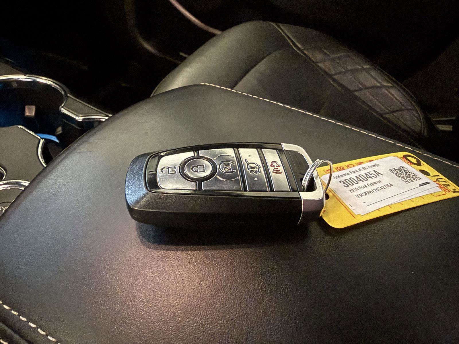 Certified 2019 Ford Explorer Platinum AWD/4WD image 32