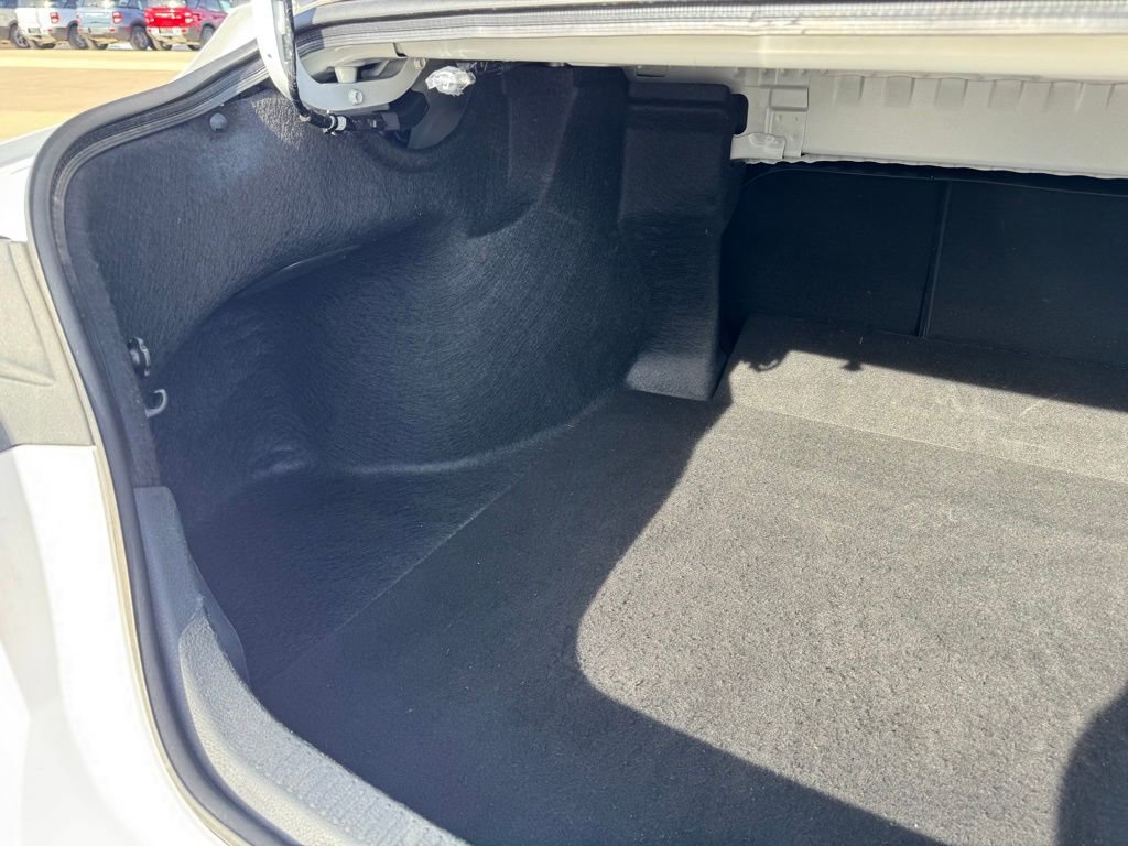 Used 2025 Toyota Camry LE image 38