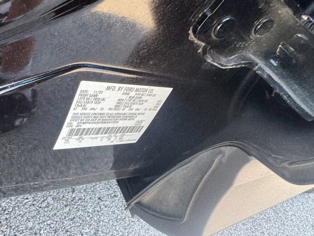 Certified 2024 Ford Edge Titanium AWD/4WD image 24