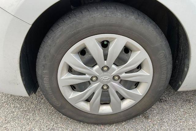 Used 2022 Hyundai Accent SE FWD image 9