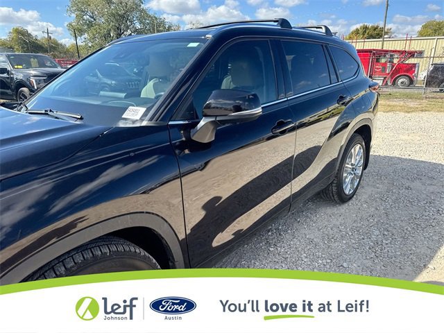 Used 2021 Toyota Highlander Limited image 13