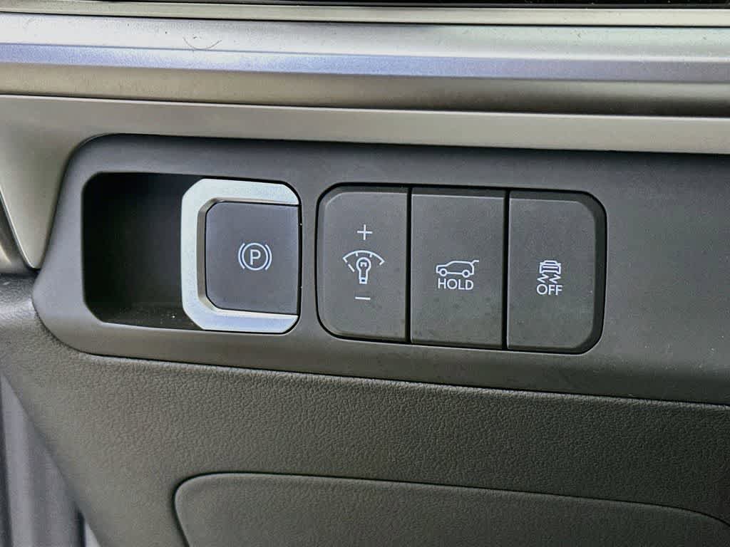 Used 2025 Hyundai Santa Fe SEL FWD image 26