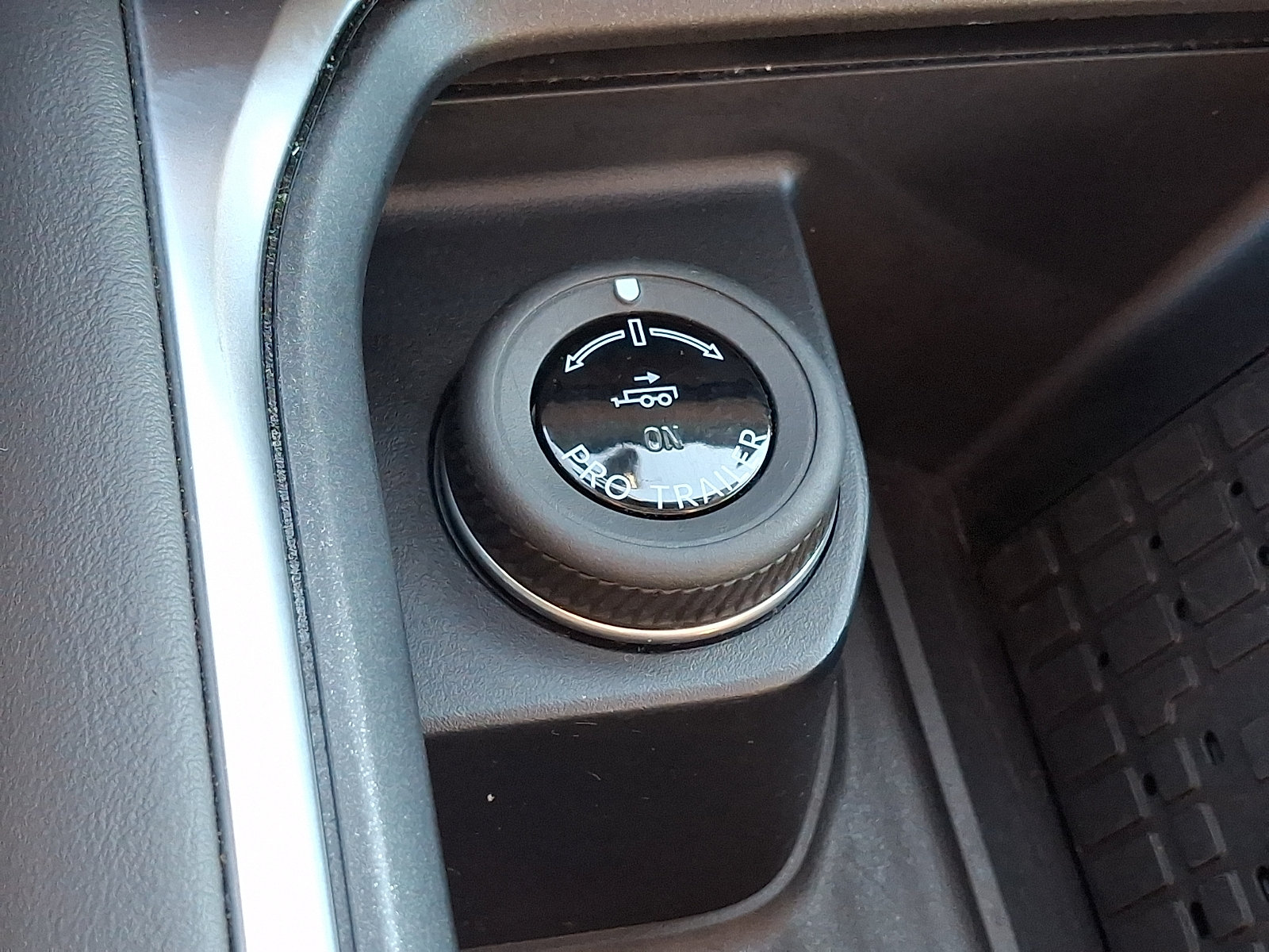 Certified 2025 Ford Expedition Active AWD/4WD image 28