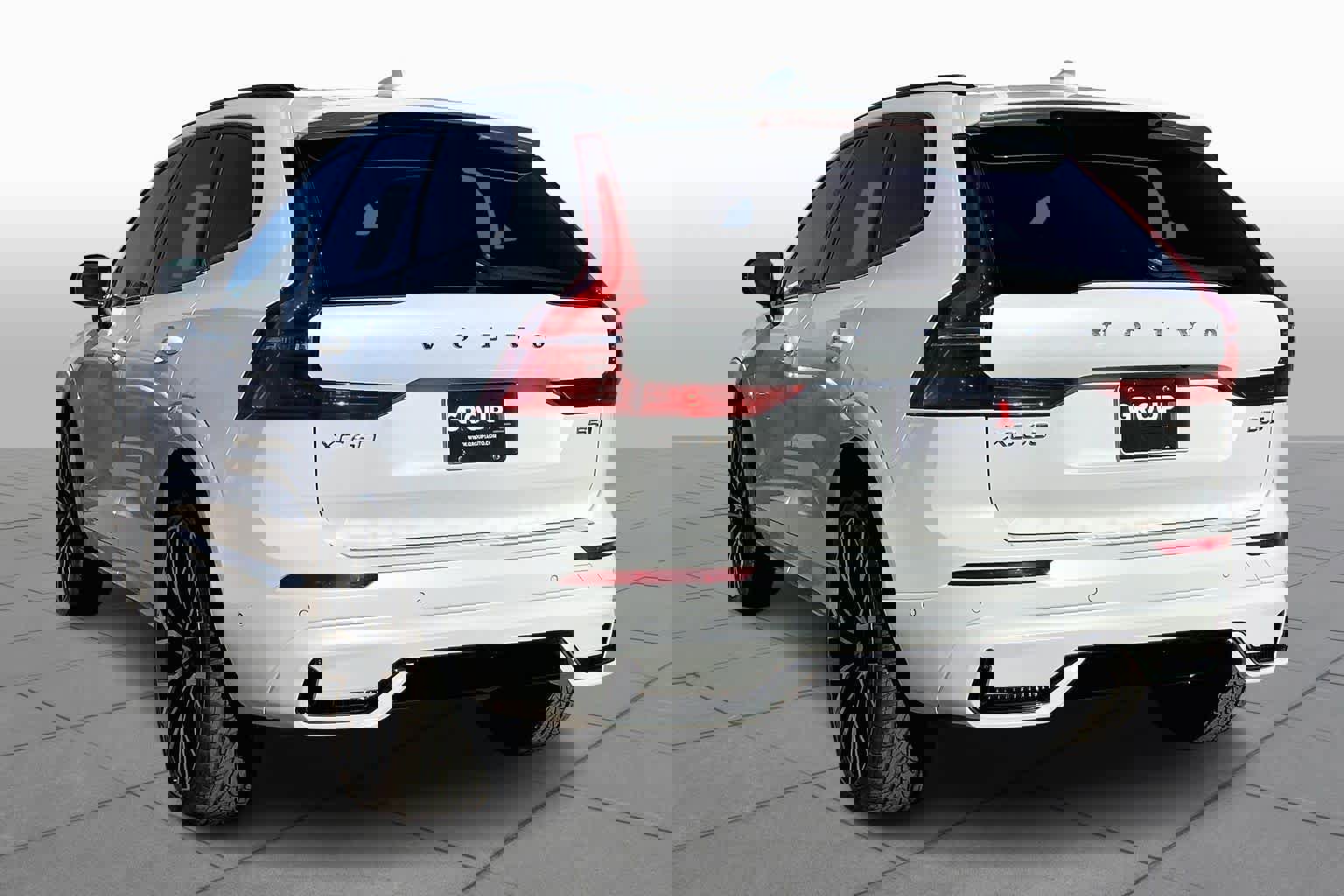 Used 2024 Volvo XC60 B5 Ultimate image 4