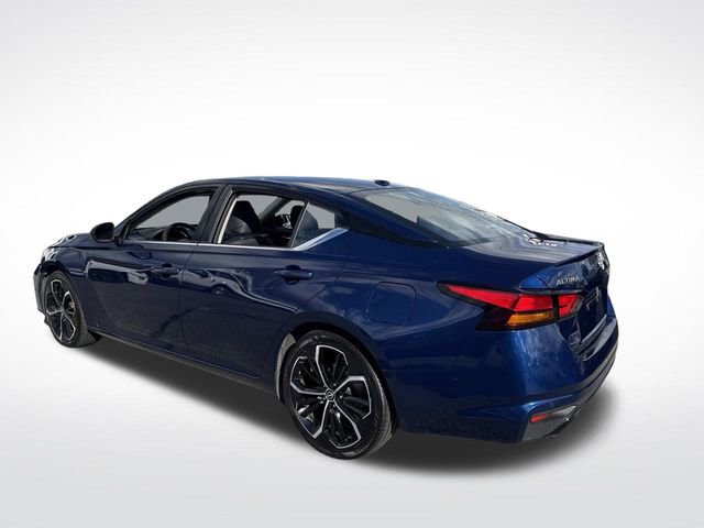 Used 2024 Nissan Altima 2.5 SR image 3