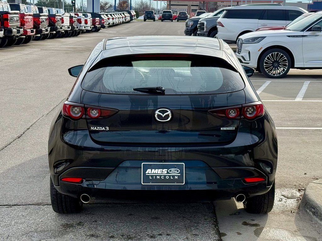 Used 2019 MAZDA MAZDA3 Hatchback image 2