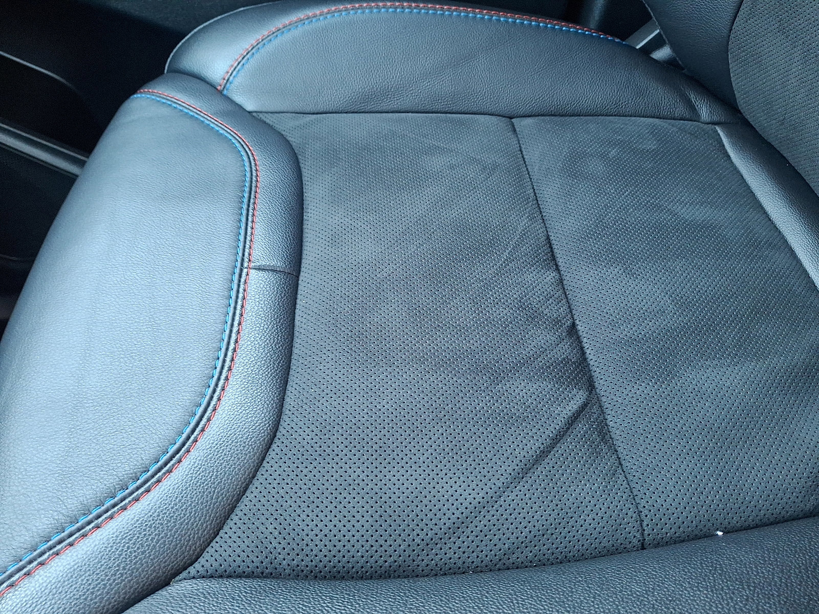 Certified 2024 Ford Explorer ST w/ Equipment Group 401A image 26