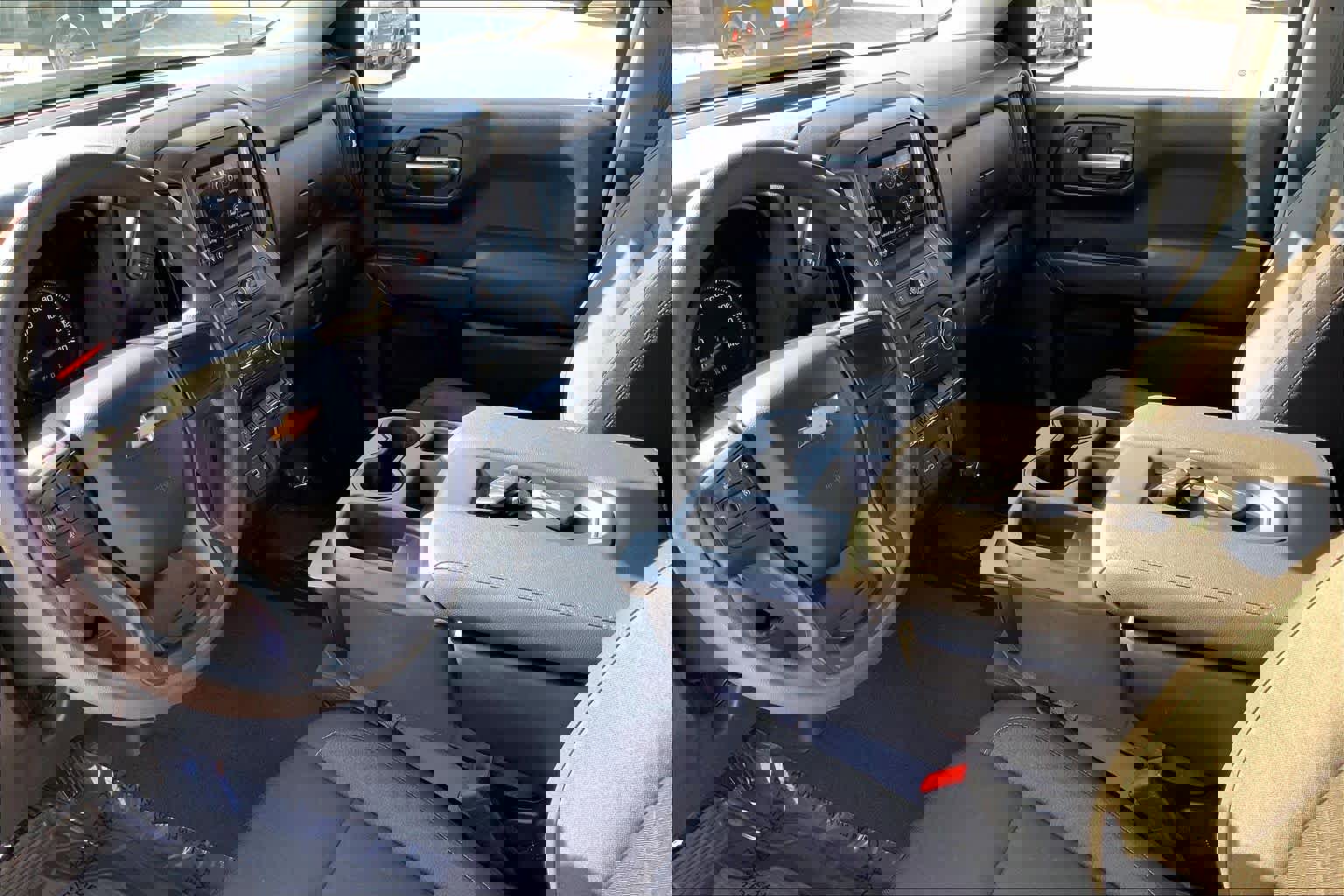 Used 2023 Chevrolet Silverado 1500 Custom image 14