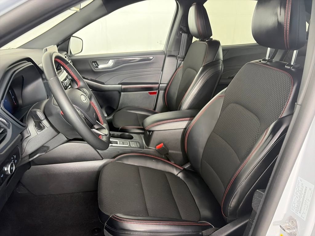 Certified 2025 Ford Escape ST-Line Select image 11