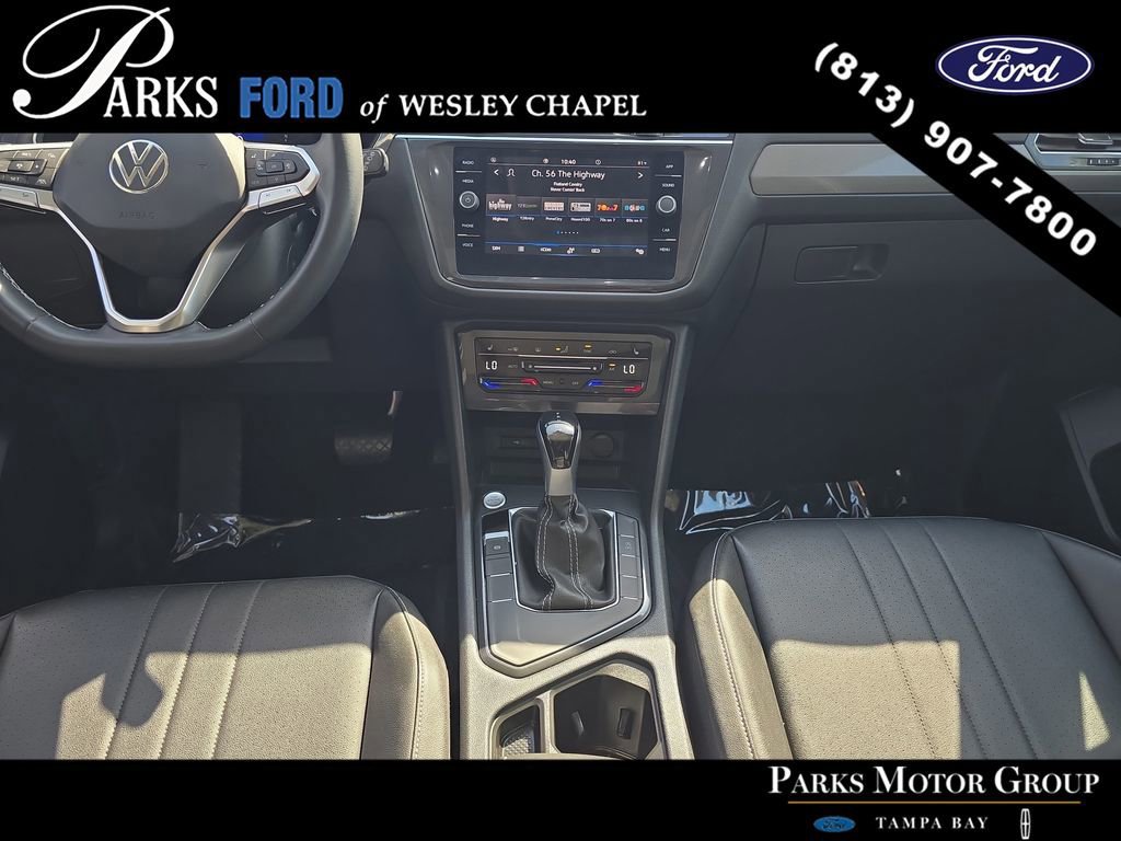 Used 2023 Volkswagen Tiguan SE w/ Panoramic Sunroof Package FWD image 12