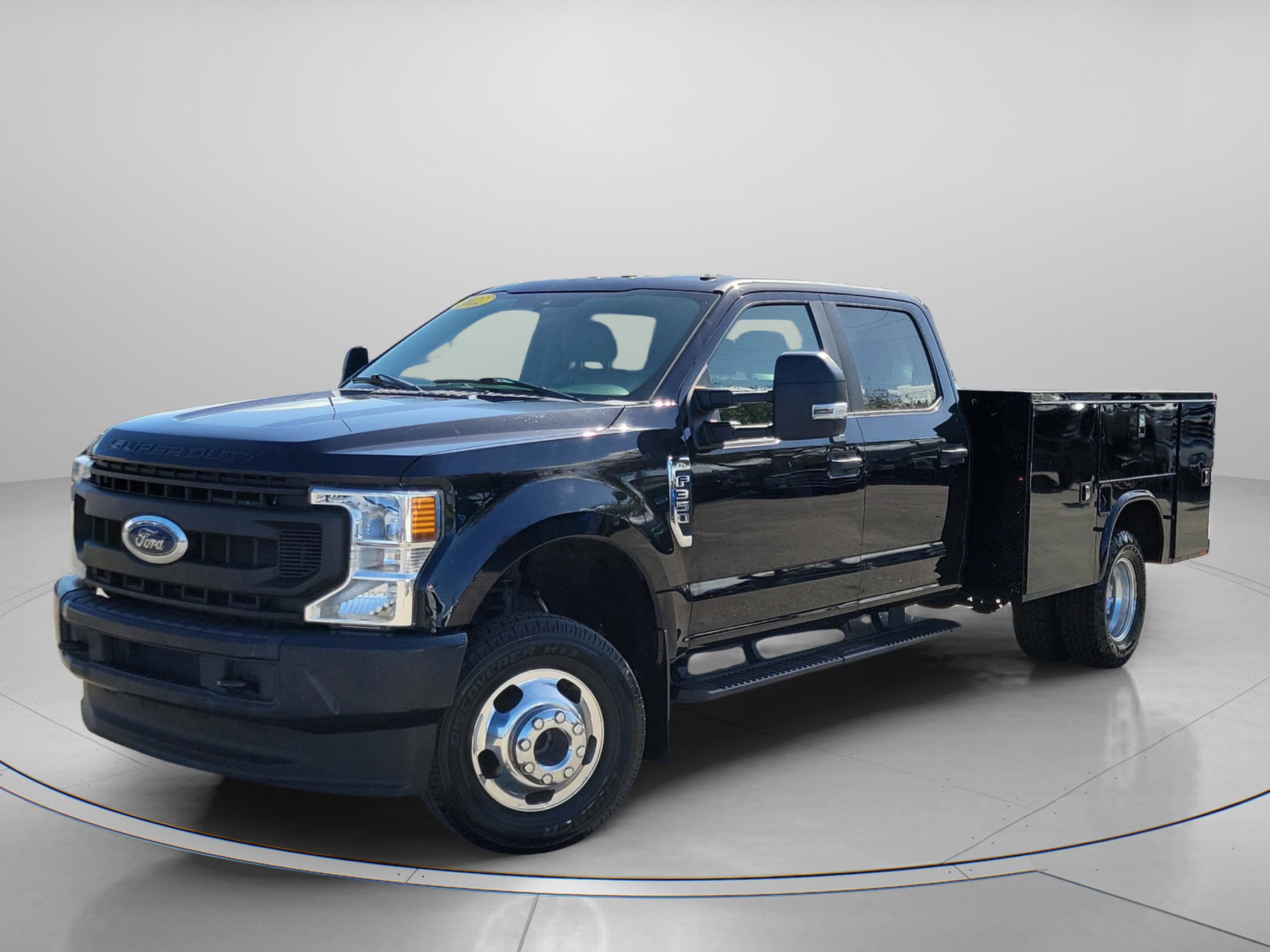 Certified 2022 Ford F350 XL w/ Power Equipment Group image 2