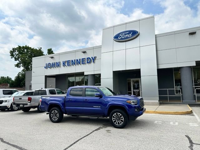 Used 2022 Toyota Tacoma TRD Sport AWD/4WD image 24