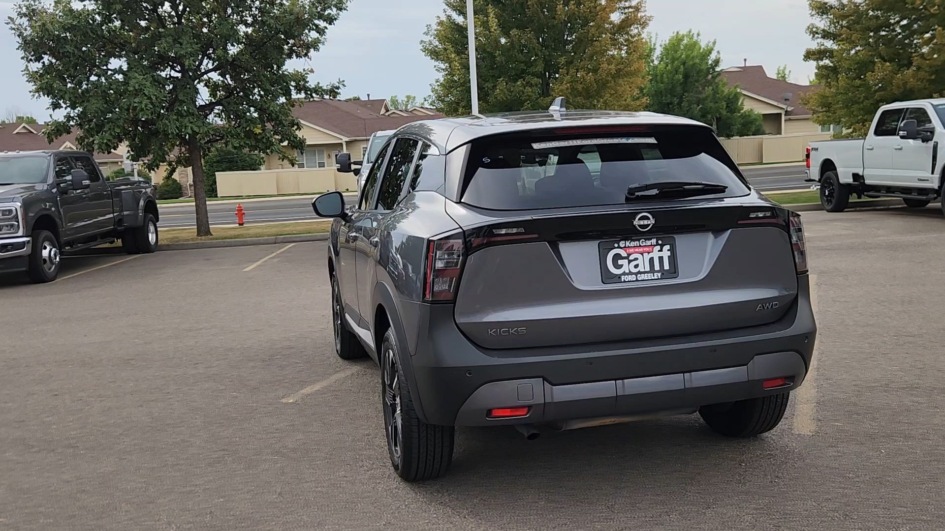 Used 2025 Nissan Kicks SV AWD/4WD image 19