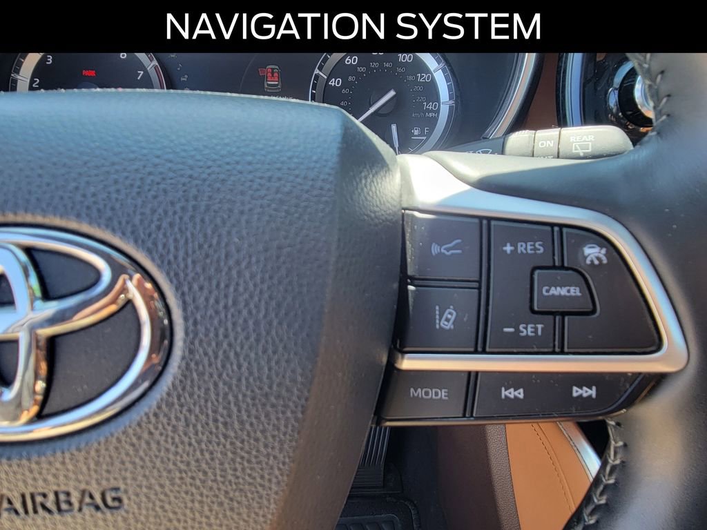 Used 2022 Toyota Highlander Platinum AWD/4WD image 23