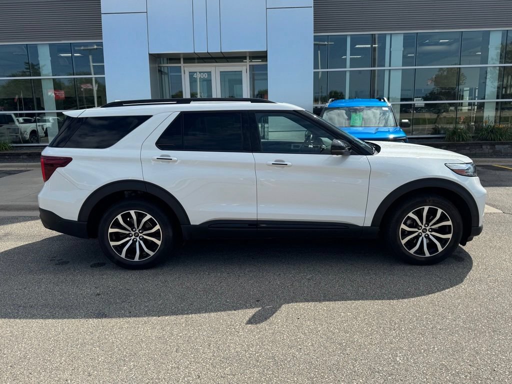 Certified 2020 Ford Explorer ST w/ Premium Technology Package AWD/4WD image 43