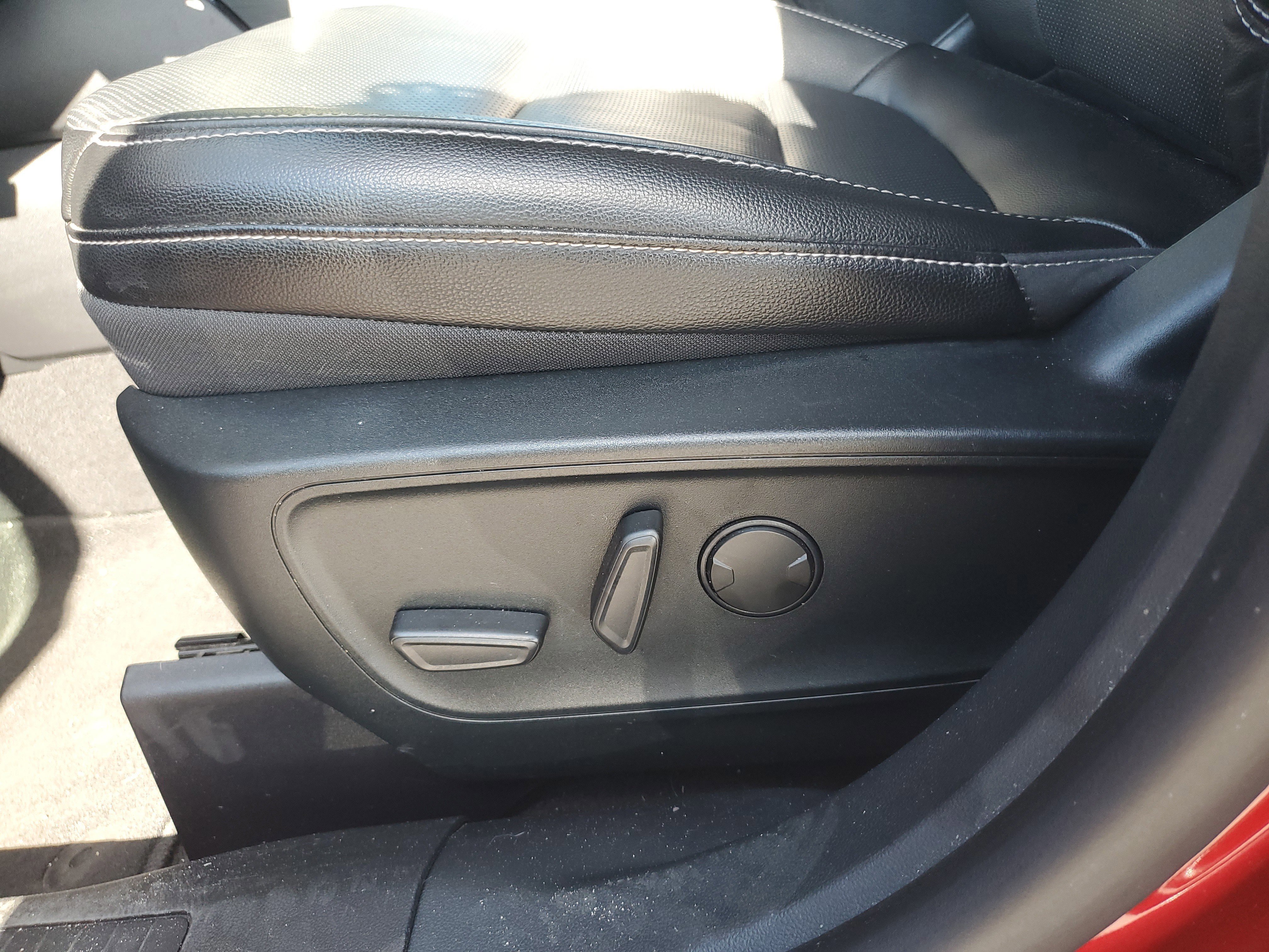 Certified 2020 Ford Escape Titanium image 15