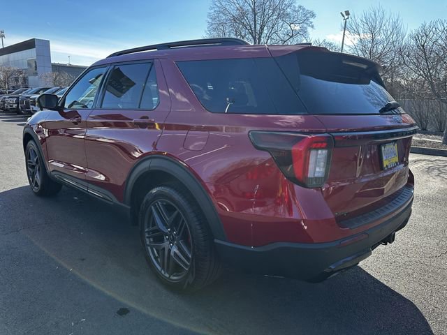 Certified 2025 Ford Explorer ST-Line w/ ST-Line Street Pack image 3