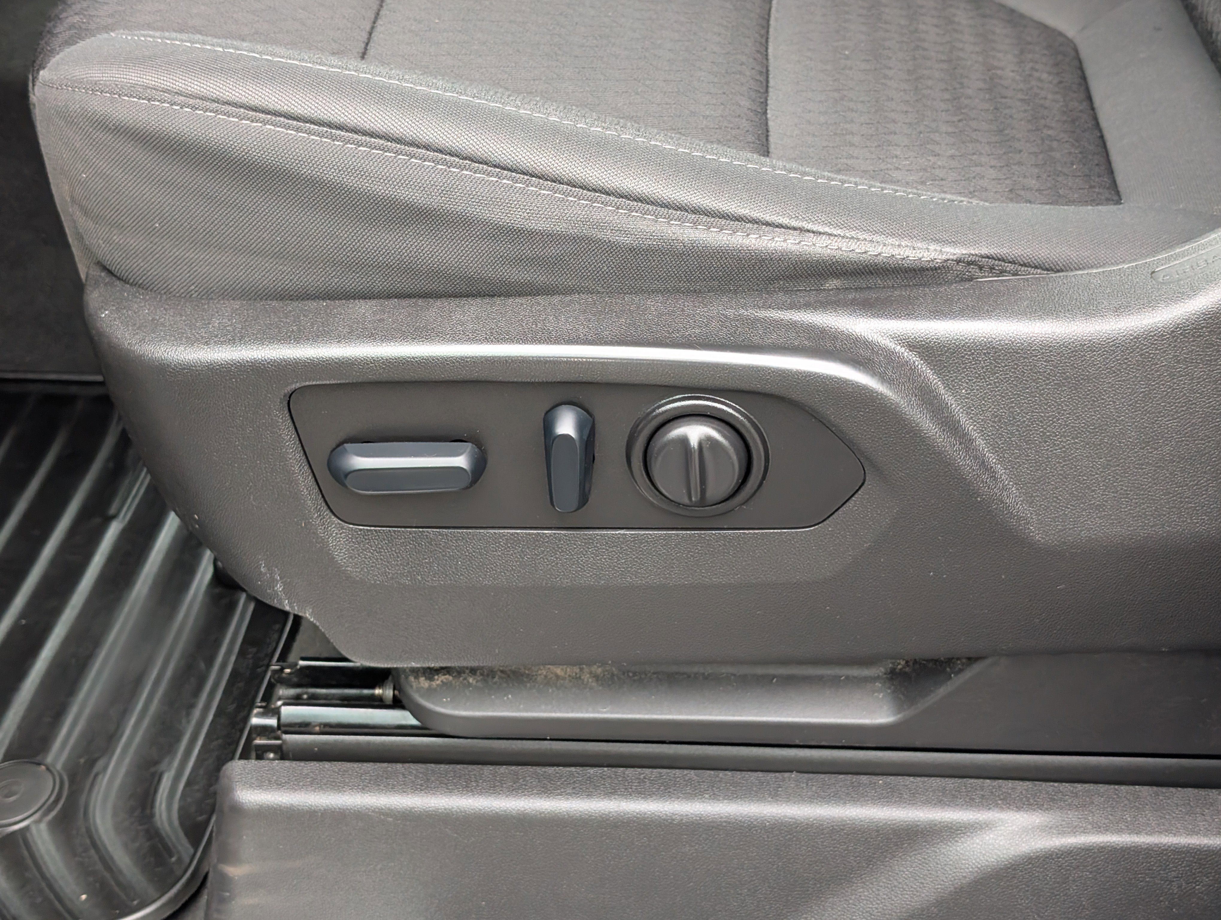 Used 2022 Chevrolet Silverado 1500 RST AWD/4WD image 18
