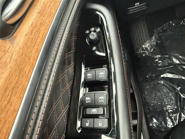 Used 2023 Jeep Grand Cherokee L Summit AWD/4WD image 8