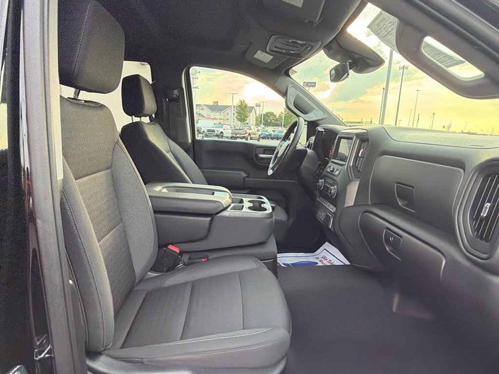 Used 2022 Chevrolet Silverado 1500 Custom Trail Boss AWD/4WD image 42