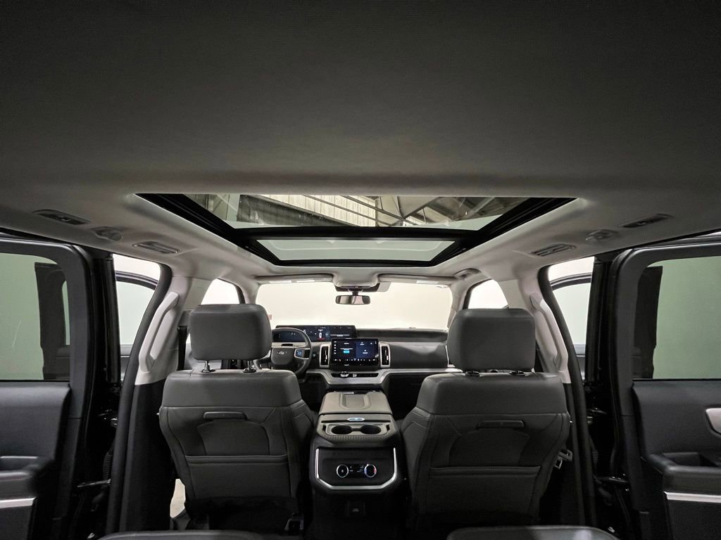 Certified 2025 Ford Expedition Active AWD/4WD image 27