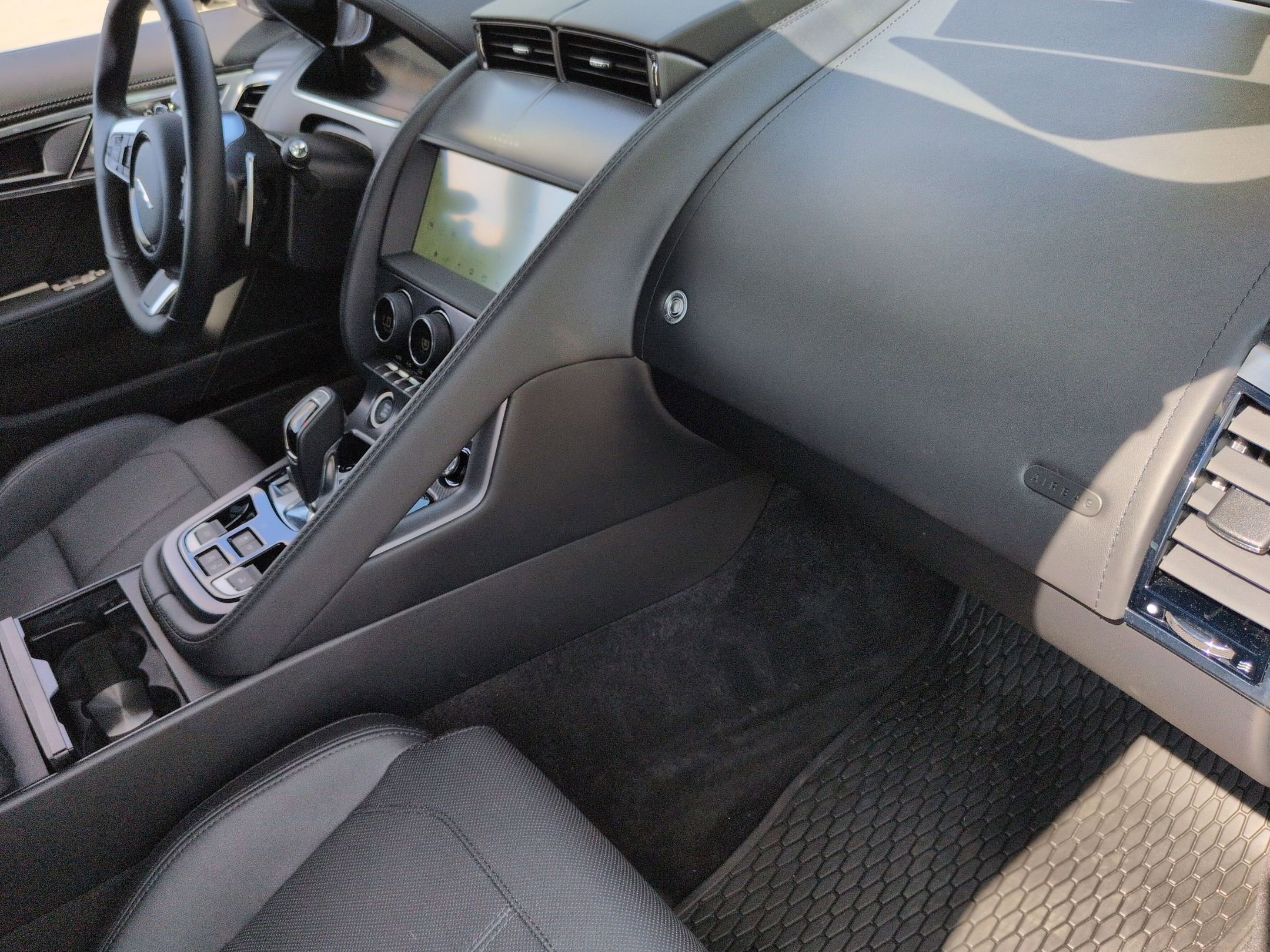 Used 2024 Jaguar F-TYPE R-Dynamic image 34