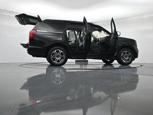 Certified 2025 Ford Expedition Active AWD/4WD image 56