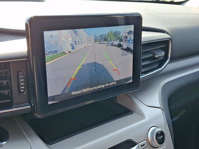 Certified 2023 Ford Explorer XLT w/ Equipment Group 202A AWD/4WD image 7