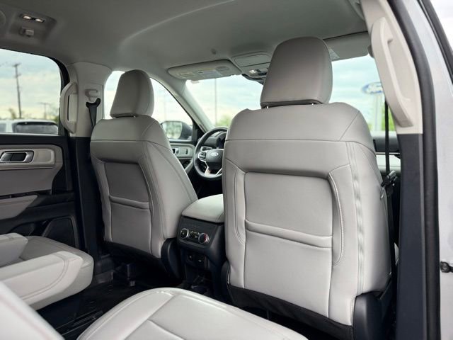 Certified 2025 Ford Explorer Active w/ Active Comfort Package AWD/4WD image 20