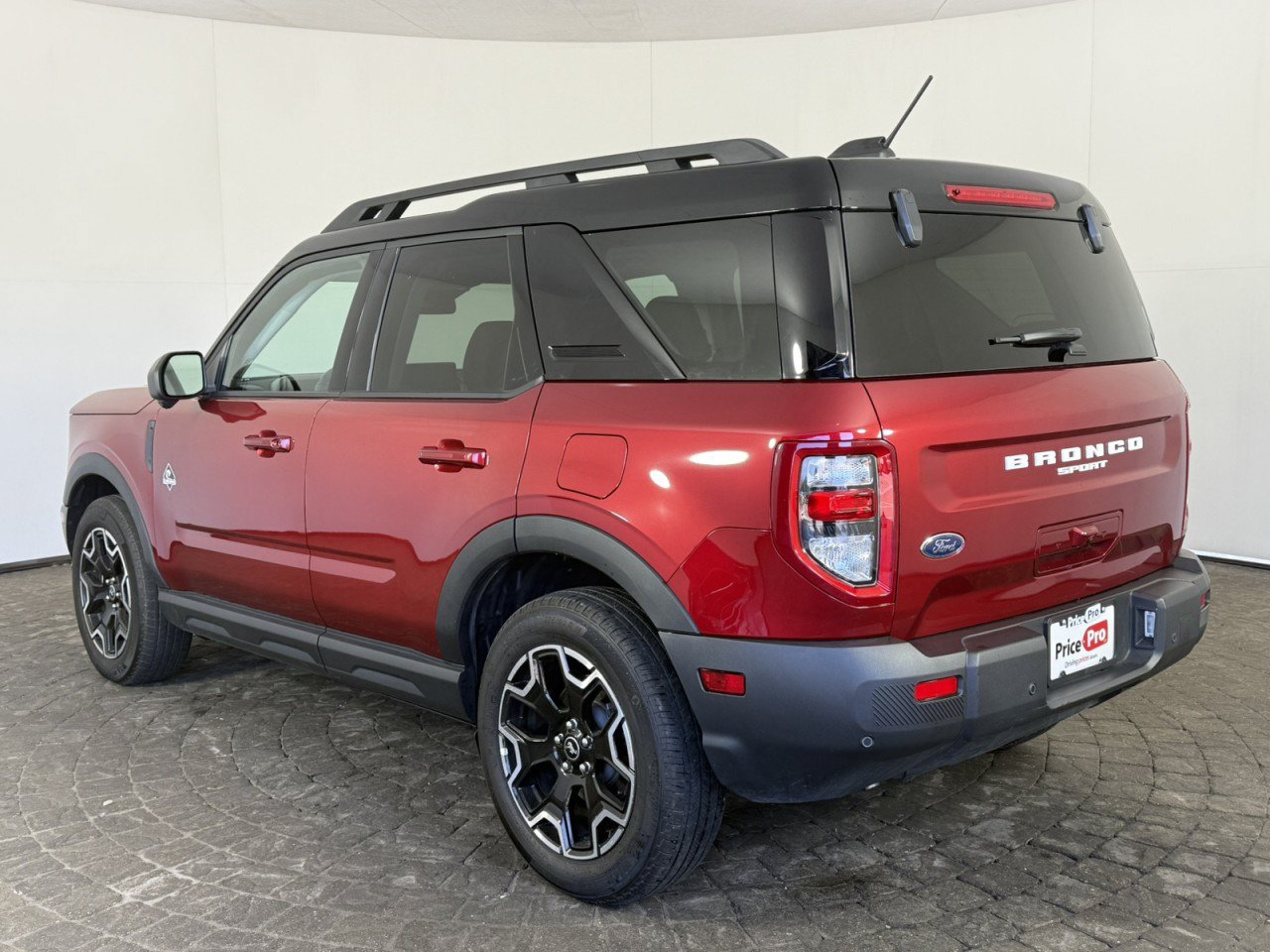 Certified 2025 Ford Bronco Sport Outer Banks w/ Outer Banks Tech Package+ AWD/4WD image 5