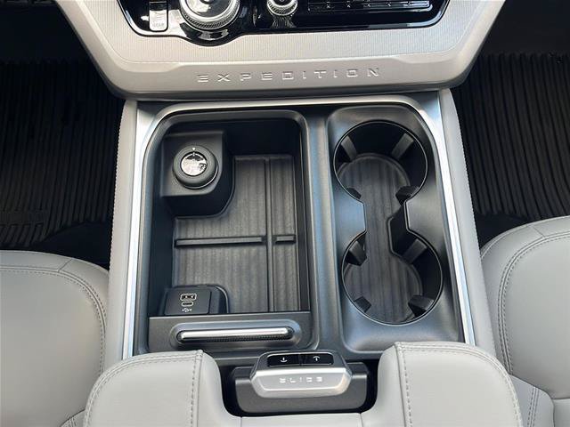 Certified 2026 Ford Expedition Active AWD/4WD image 26