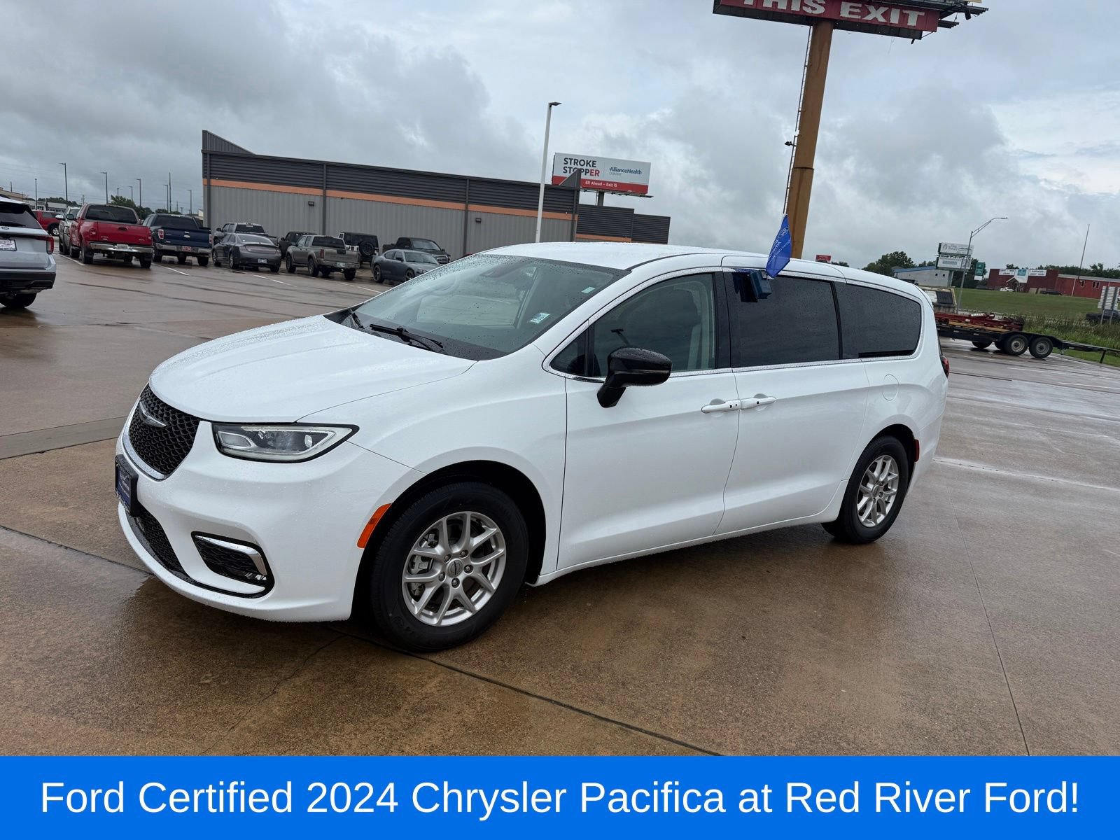 Used 2024 Chrysler Pacifica Touring-L