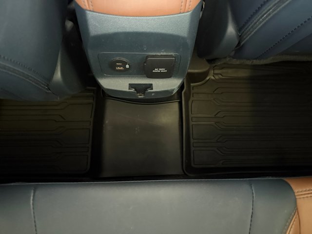 Certified 2024 Ford Maverick Lariat FWD image 33
