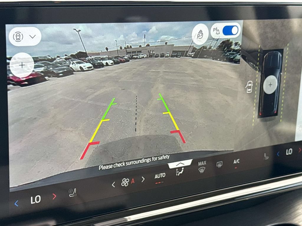 Certified 2025 Ford Expedition Platinum w/ Driver's Package AWD/4WD image 30