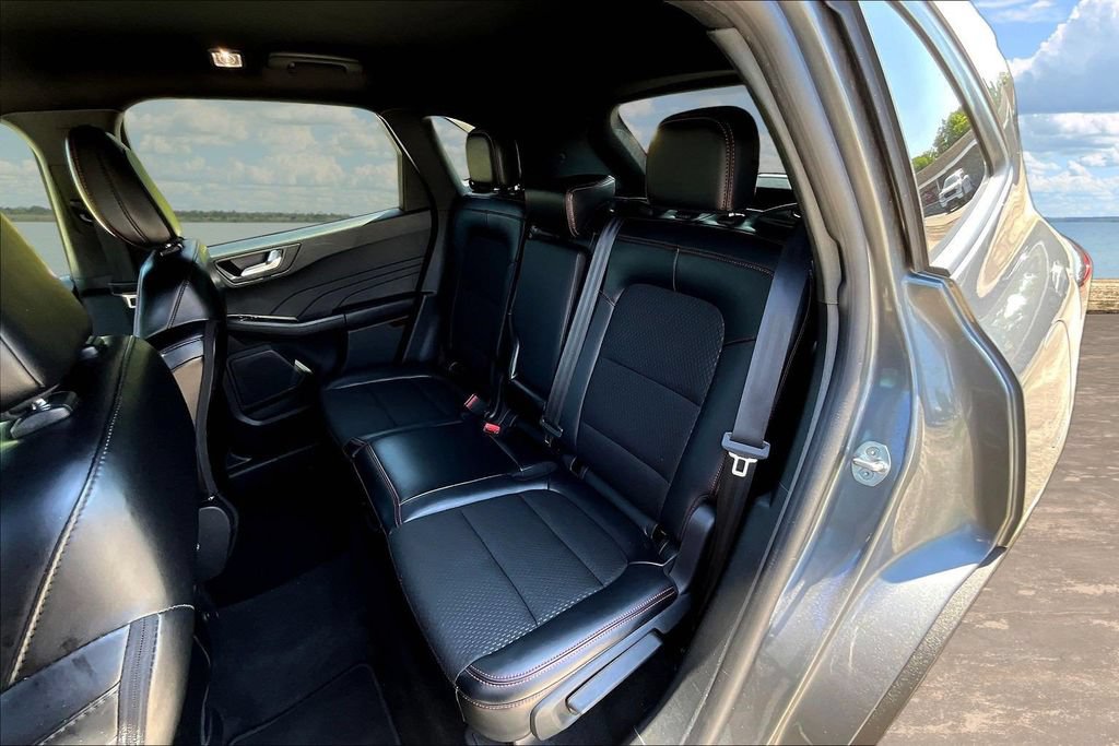 Certified 2025 Ford Escape ST-Line FWD image 24