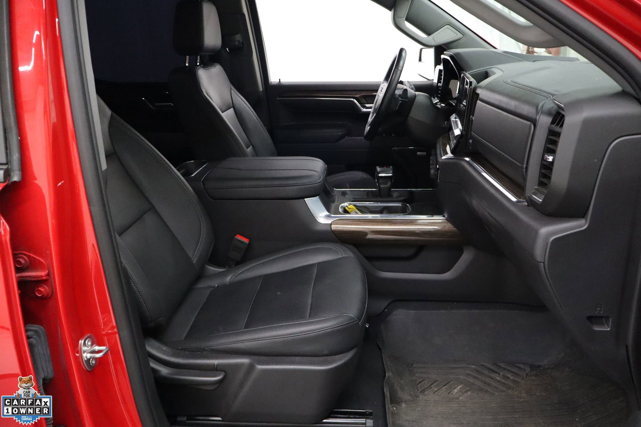 Used 2024 Chevrolet Silverado 1500 LT Trail Boss w/ Convenience Package II image 28