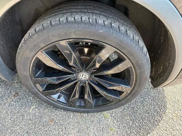 Used 2021 Volkswagen Tiguan SE R-Line AWD/4WD image 36
