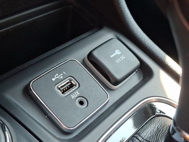 Used 2020 Jeep Cherokee Limited AWD/4WD image 26