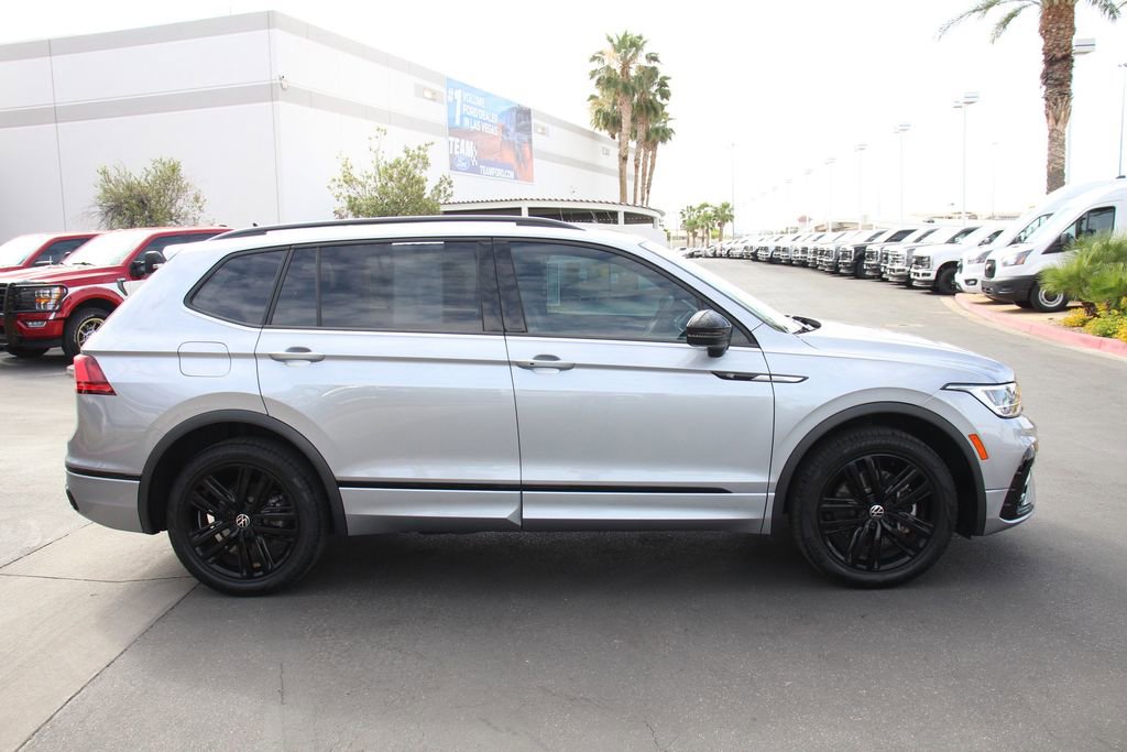 Used 2022 Volkswagen Tiguan SE R-Line FWD image 9
