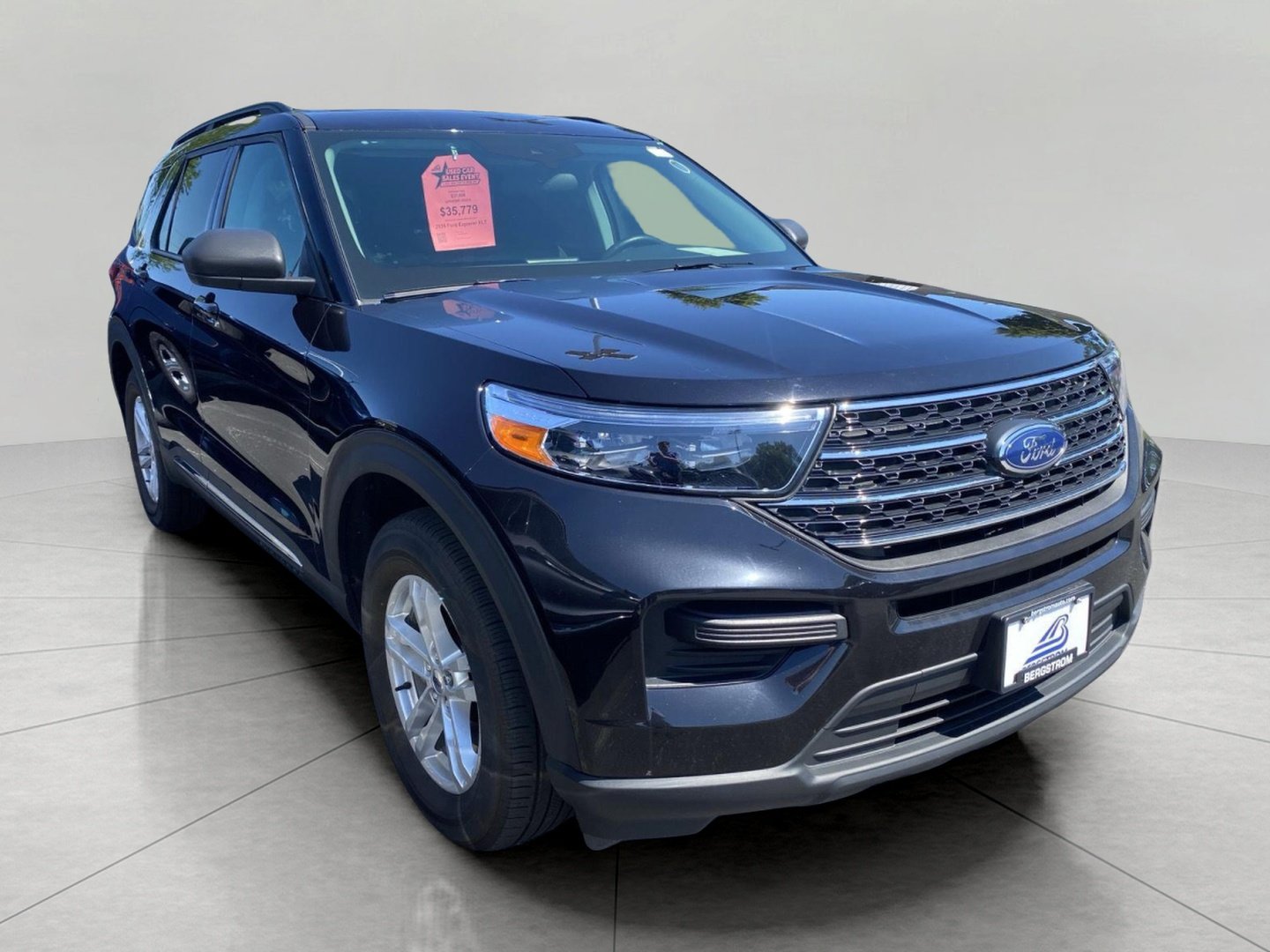 Certified 2024 Ford Explorer XLT w/ Equipment Group 202A AWD/4WD video 1