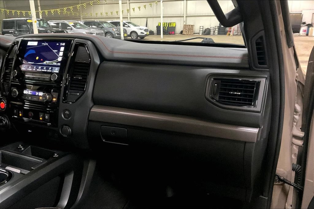 Used 2024 Nissan Titan PRO-4X w/ Pro-4x Convenience Package AWD/4WD image 15