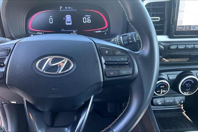Used 2023 Hyundai Venue Limited FWD image 19