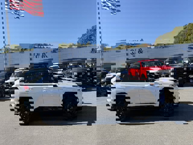 Used 2021 Toyota RAV4 XSE AWD/4WD image 2