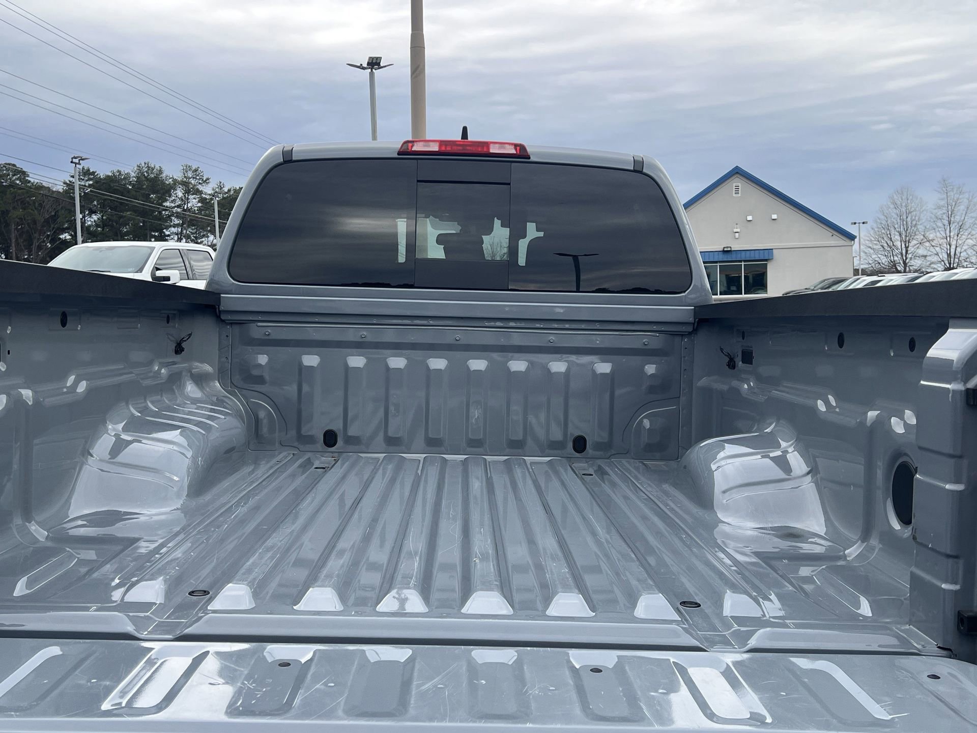 Used 2025 Nissan Frontier PRO-4X image 26