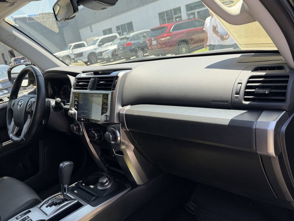 Used 2024 Toyota 4Runner SR5 Premium w/ Moonroof Package AWD/4WD image 9