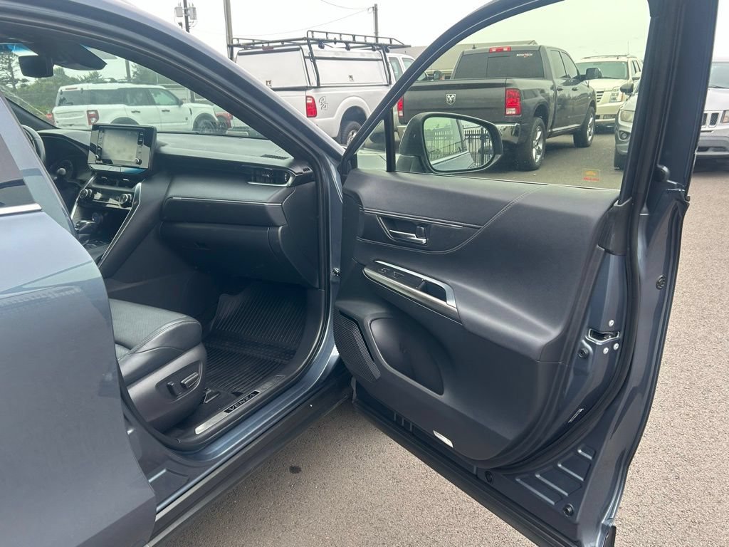 Used 2021 Toyota Venza XLE w/ Softex Package AWD/4WD image 28