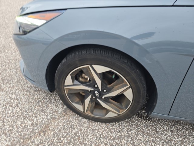 Used 2023 Hyundai Elantra SEL w/ Convenience Package FWD image 7
