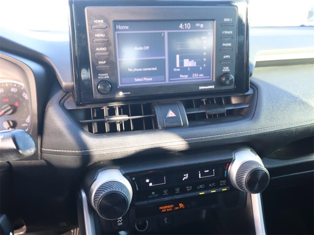 Used 2020 Toyota RAV4 LE image 17