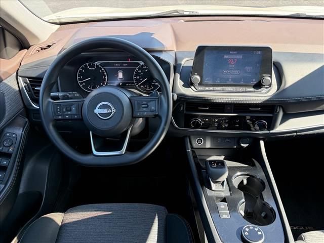 Used 2022 Nissan Rogue S AWD/4WD image 12