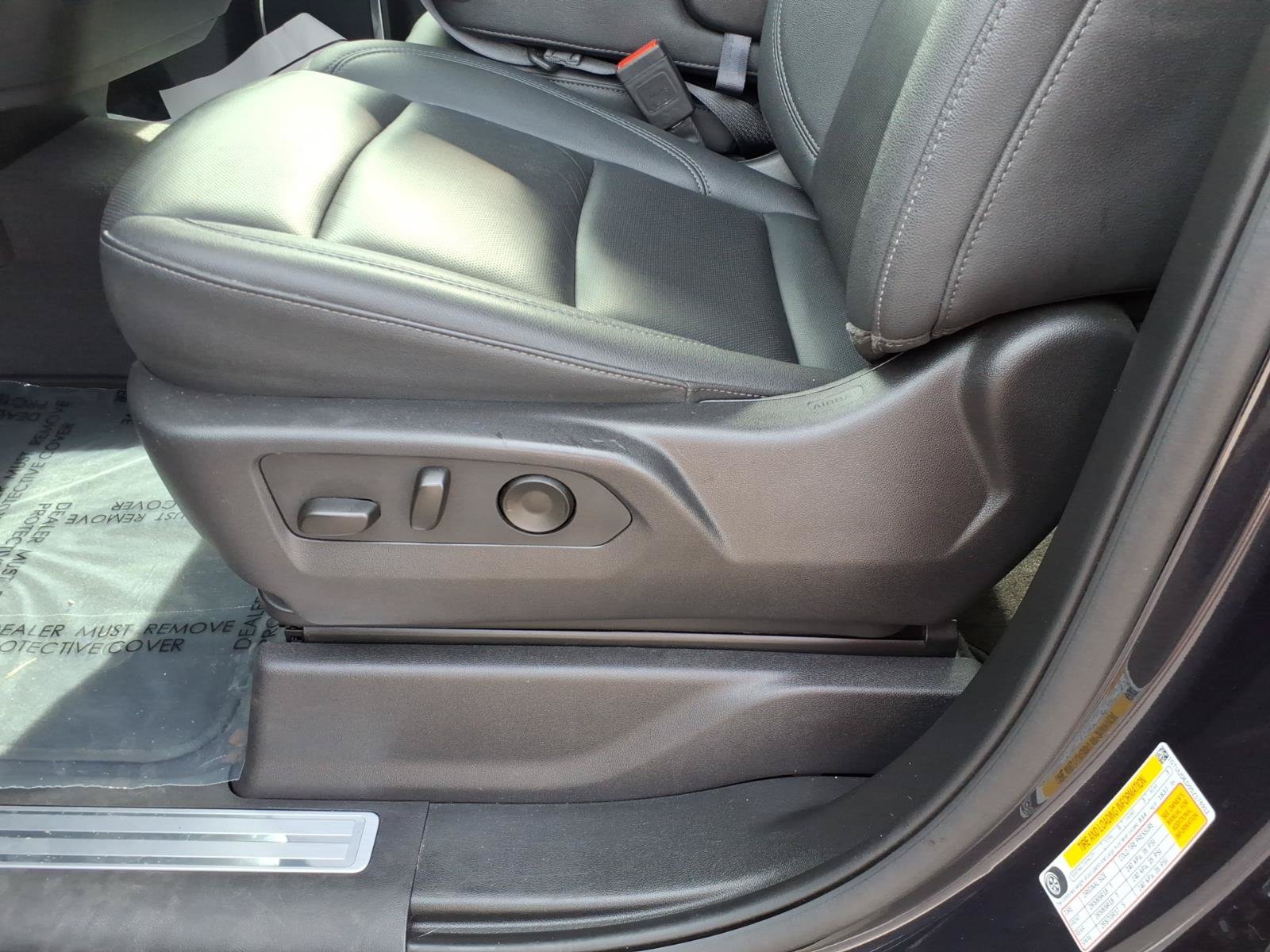 Used 2025 GMC Sierra 1500 SLT AWD/4WD image 11